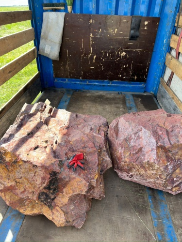Ландшафтные глыбы красно-фиолетовые 200-1000 килограмм купить в Мурманске