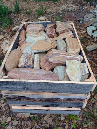 Златолит жёлтый, жёлто-зелёный глыбки и валуны для ланшафтного дизайна купить в Мурманске