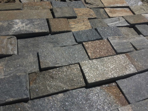 Плитка пилёная златолит Уральский для цоколя, отмостки купить в Мурманске