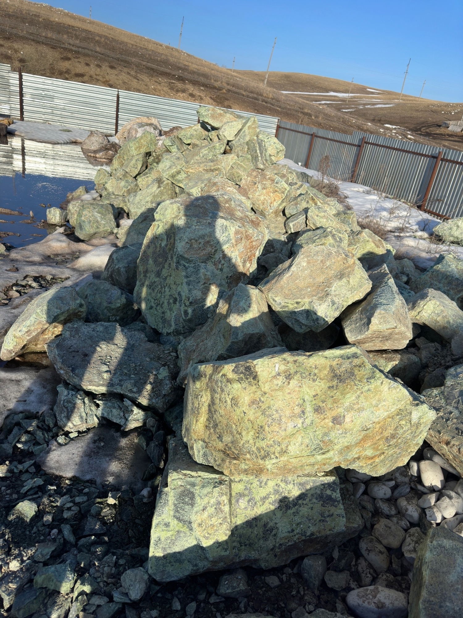 Камни для ландшафтного дизайна зелёные 10-60 килограмм купить в Мурманске