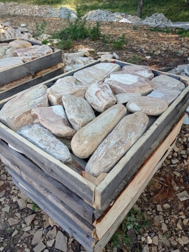 Златолит жёлтый, жёлто-зелёный глыбки и валуны для ланшафтного дизайна купить в Мурманске