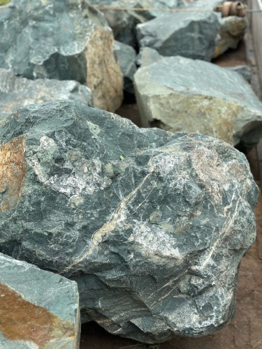 Камни для ландшафтного дизайна зелёные 10-60 килограмм купить в Мурманске