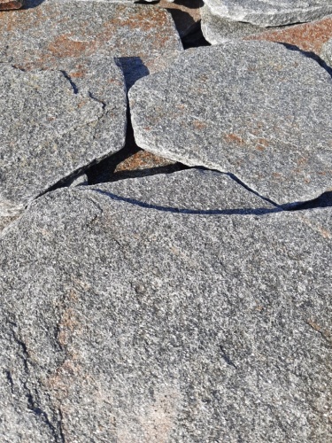 Златолит серебристый галтованный для лестниц купить в Мурманске