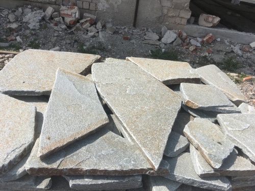 Златолит серебристый галтованный для лестниц купить в Мурманске